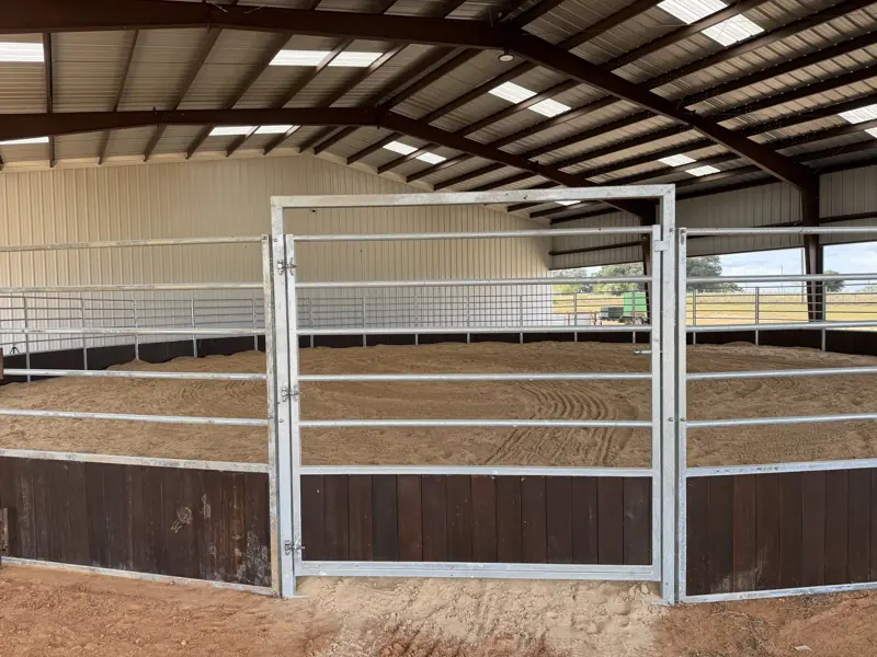 Round pen gate and panels